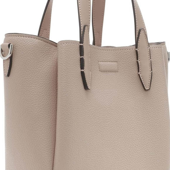 Calvin Klein Milli Crossbody - Picture 4 of 5